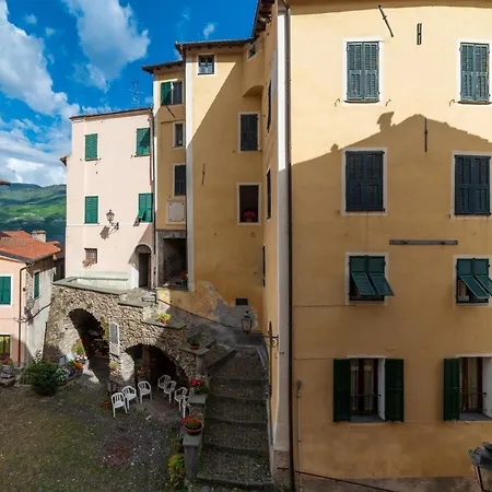 Exploring Liguria! Castelvittorio *